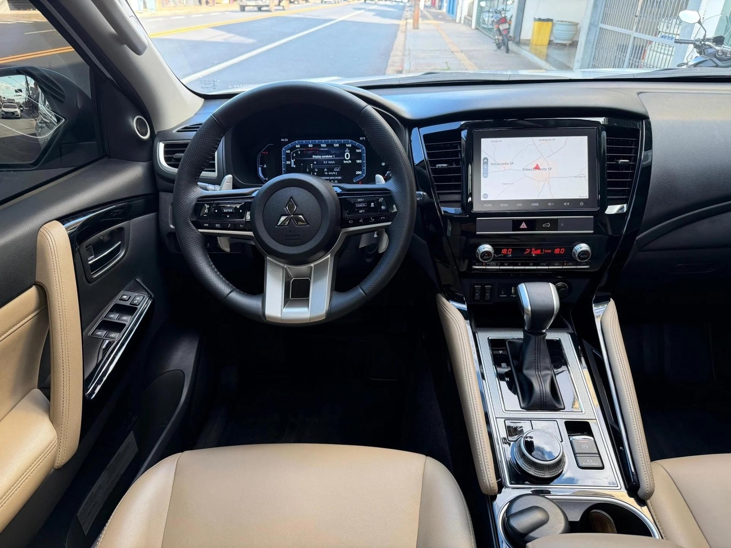 MITSUBISHI PAJERO SPORT2.4 16V MIVEC TURBO DIESEL LEGEND AWD AUTOMÁTICO 2025