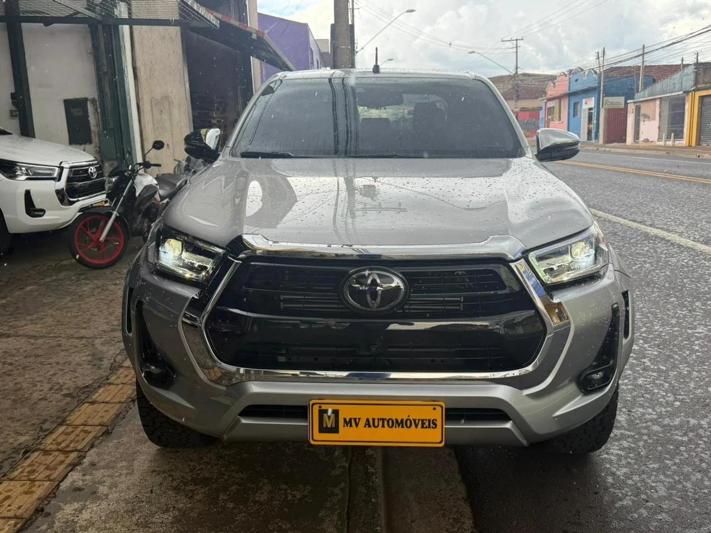 TOYOTA HILUX2.8 D-4D TURBO DIESEL CD SRX PLUS 4X4 AUTOMÁTICO 2024