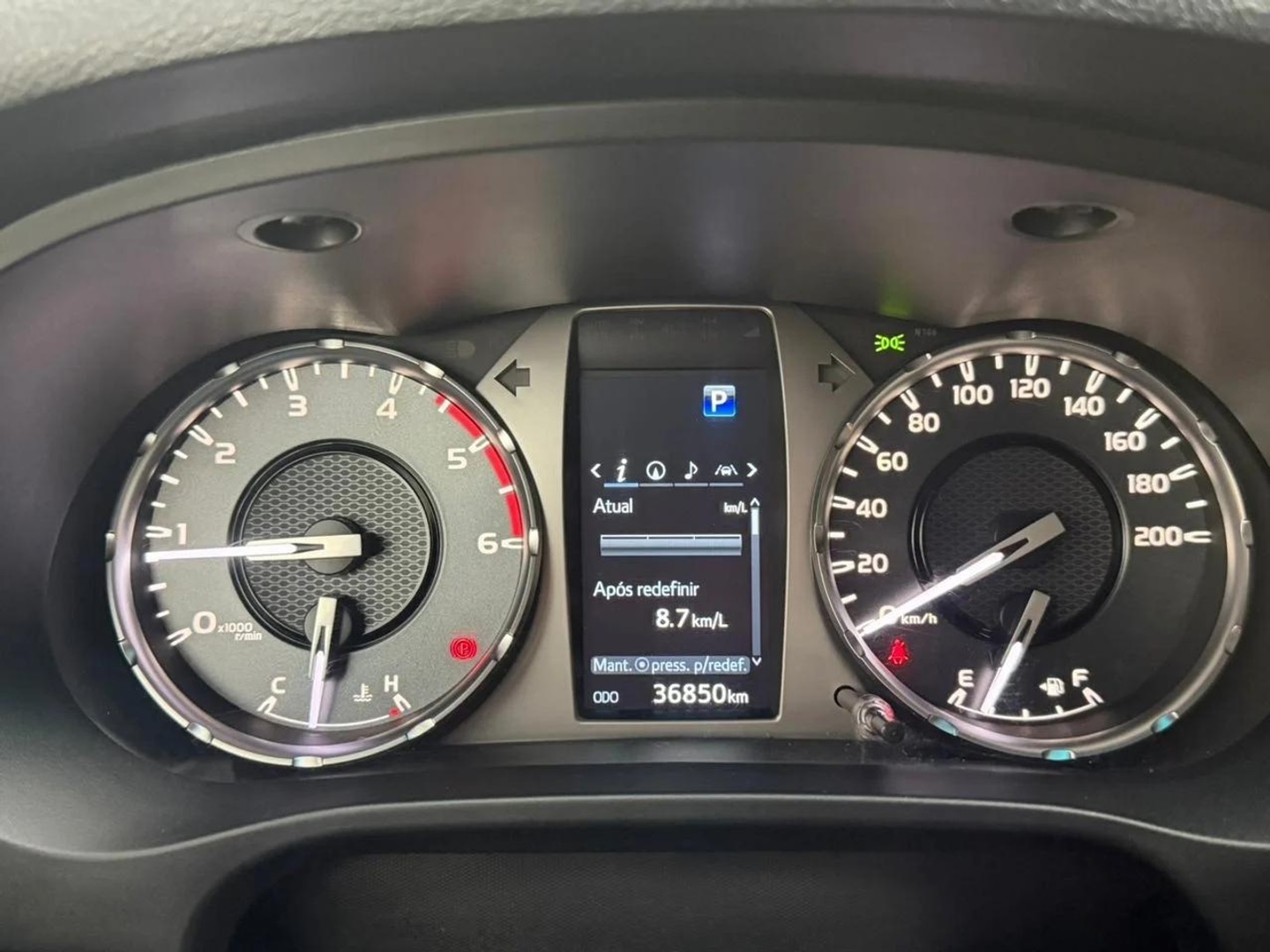 TOYOTA HILUX2.8 D-4D TURBO DIESEL CD SRX PLUS 4X4 AUTOMÁTICO 2024