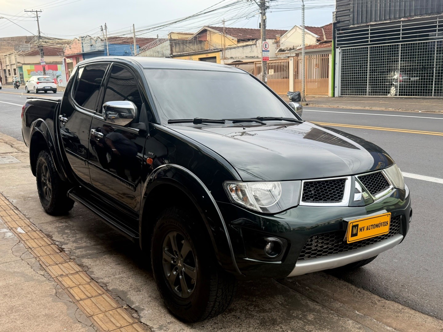 MITSUBISHI L200 TRITON3.2 HPE 4X4 CD 16V TURBO INTERCOOLER DIESEL 4P AUTOMÁTICO 2012