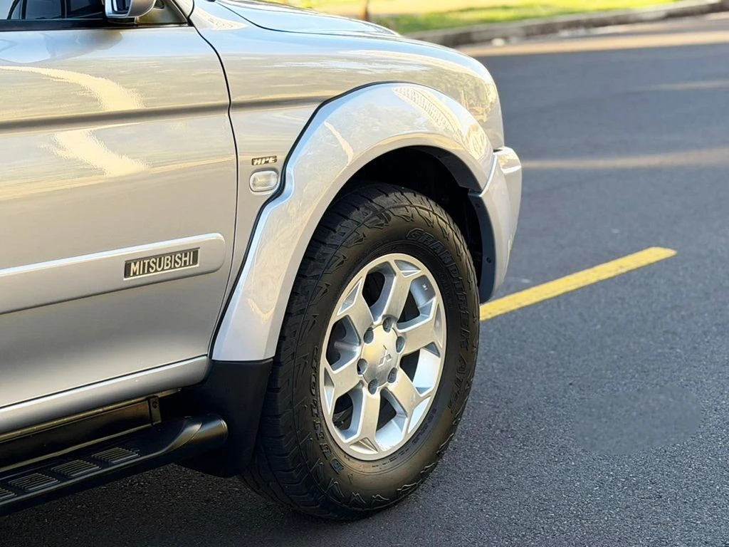 MITSUBISHI PAJERO SPORT 3.5 HPE 4X4 V6 24V 2010