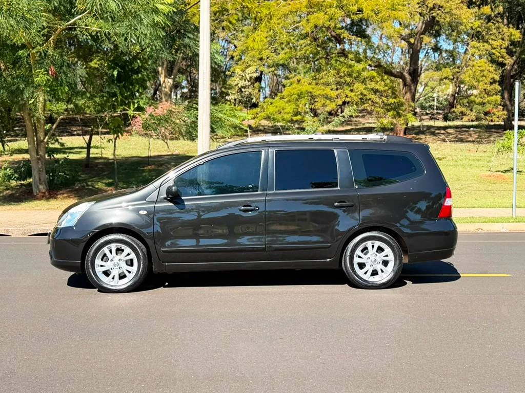 NISSAN GRAND LIVINA 1.8 SL 16V 2014
