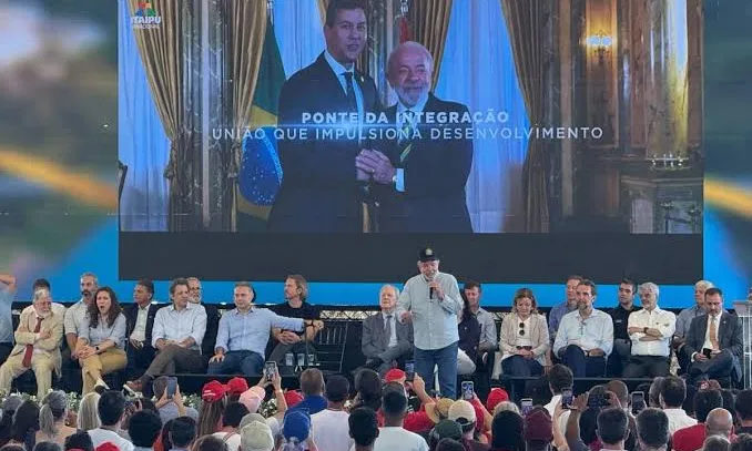 Presidente do Paraguai cobra diplomacia após inauguração de ponte separado de Lula: 'Não puderam chegar a um acordo'
