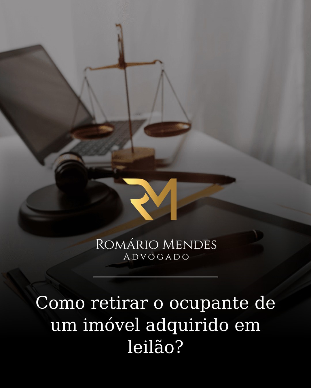Arrematar um imóvel em leilão pode gerar preocupações, especialmente se o imóvel ainda estiver ocupado.
Entenda como proceder!
A primeira alternativa é conversar com o ocupante, sugerindo um acordo para que ele se retire de forma amigável.
Para isso, é preciso notificar formalmente sobre a compra e informar, caso exista, uma proposta para desocupação voluntária.
Com isso, caso a desocupação não ocorra, será possível requerer judicialmente a tomada da posse da seguinte forma:
1 - Leilão Judicial: após a homologação do leilão, passados 10 dias, no próprio processo em que o juiz disponibilizou o imóvel para leilão, o advogado pode requerer a posse.
2 - Leilão Extrajudicial: também é necessário entrar com uma ação. No caso de alienação fiduciária, o comprador pode solicitar a posse por meio de um pedido liminar para que a desocupação ocorra em um prazo de 60 dias.
Para arrematações seguras e suporte na desocupação do imóvel, contrate advogado especialista!
#direitoimobiliário #jurisoft #imobiliario #imobiliaria #advocaciaimobiliaria #leilão #arrematação